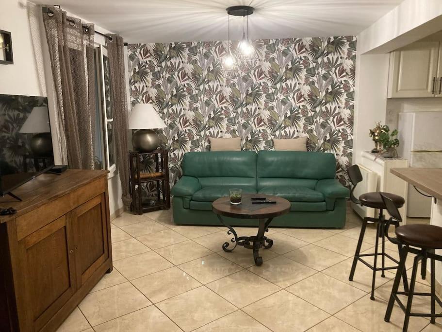 Agreable Maison Avec Jolie Terrasse Exterieure Champigneulles Luaran gambar
