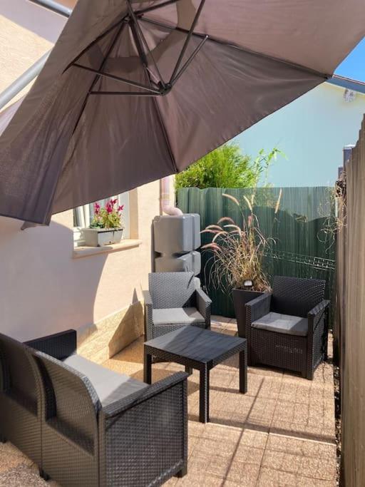 Agreable Maison Avec Jolie Terrasse Exterieure Champigneulles Luaran gambar